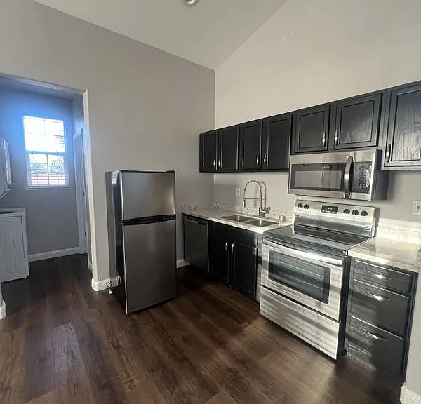 145 Wexford St #A — Photo 3