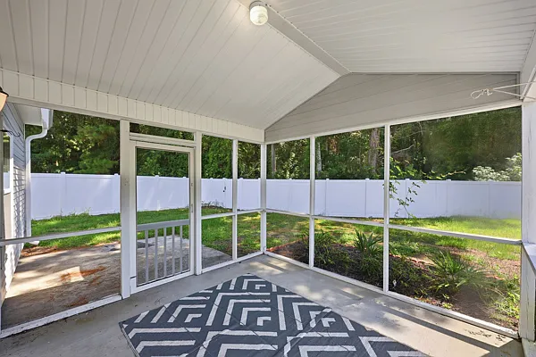 914 Bur Oak Ct — Photo 21