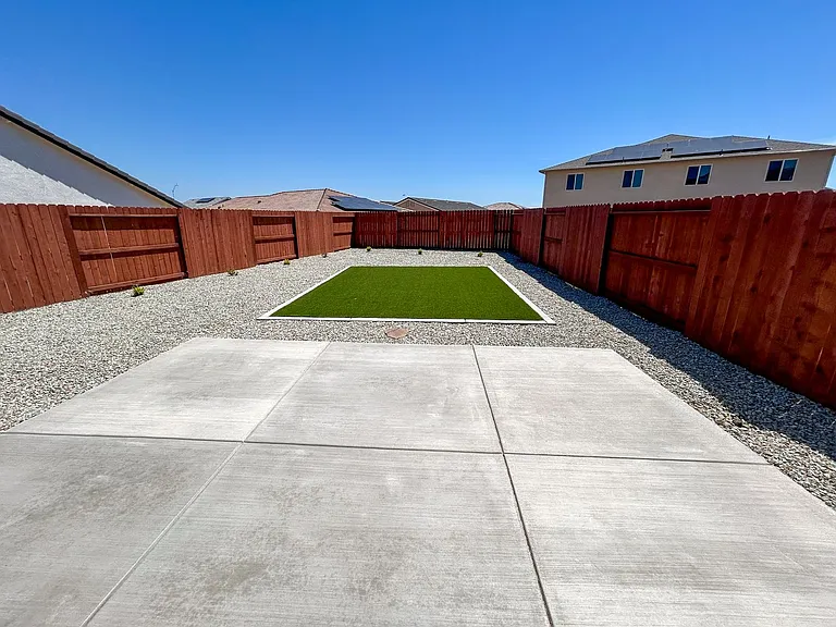 809 Congaree Ln — Photo 3