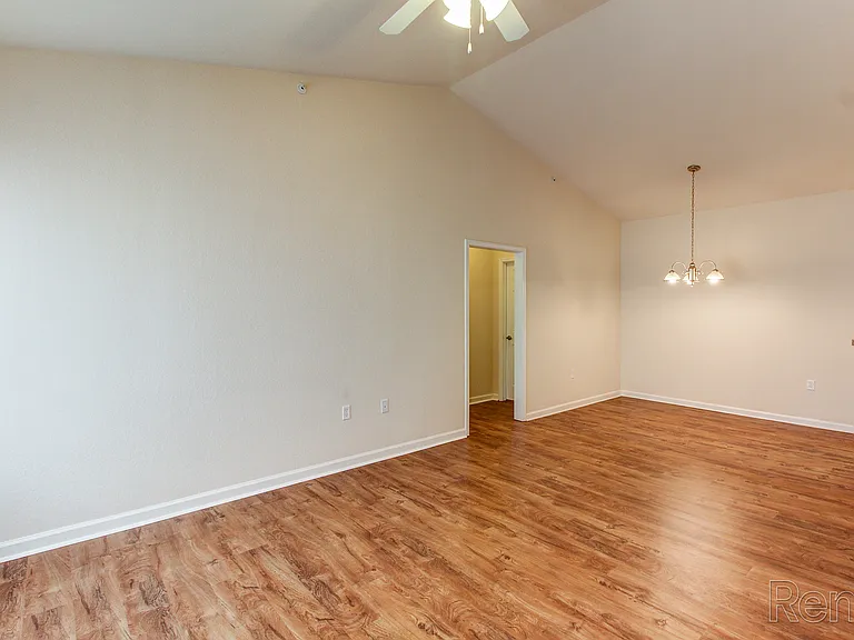 Highland Ridge Apartments — Photo 24