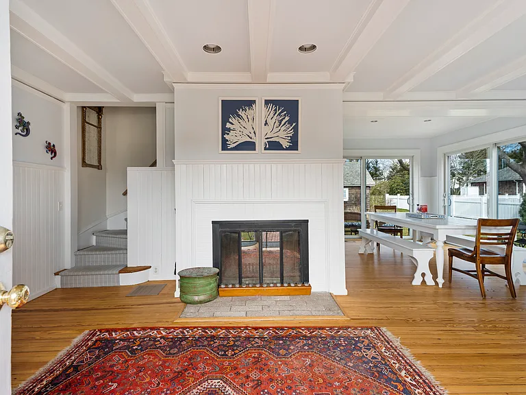 1 Village Ln — Photo 3