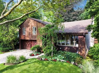 75 Soundview Dr, Port Washington, NY