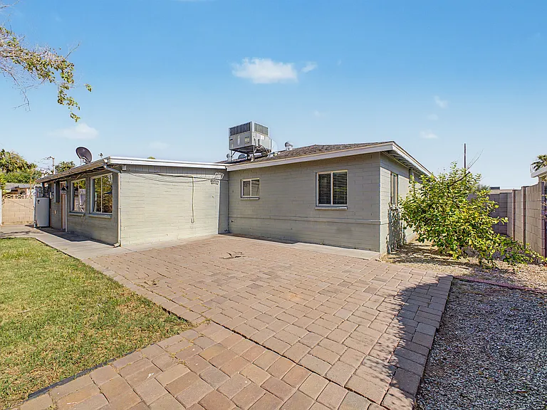 2514 E Campbell Ave — Photo 31