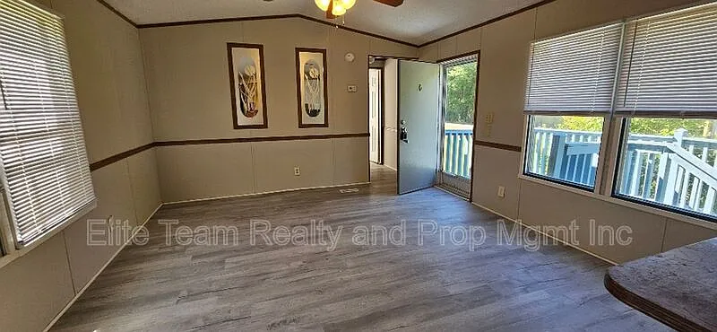 2 bed, 2.0 bath, 952 sqft, $1,375 — Photo 3