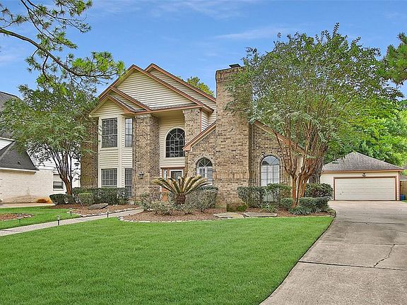 2nd image of 10407 Great Plains Ln