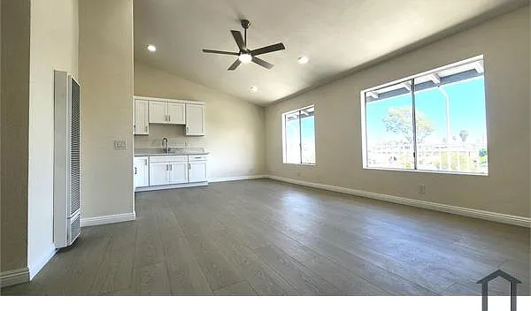 2 bed, 930 sqft, $2,500 — Photo 4