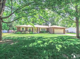 8424 Cottonwood Dr, Lambertville, MI 48144