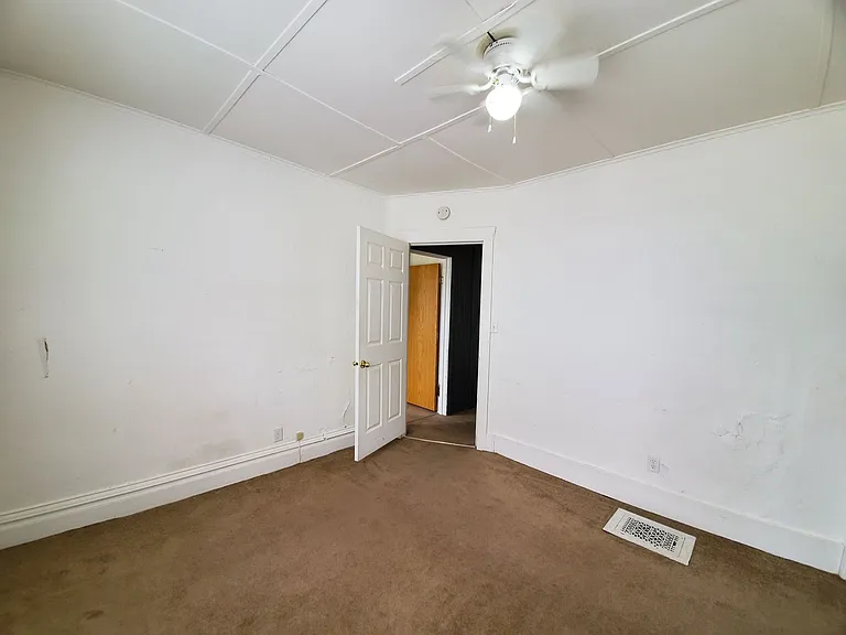 Walnut St 2512 — Photo 18
