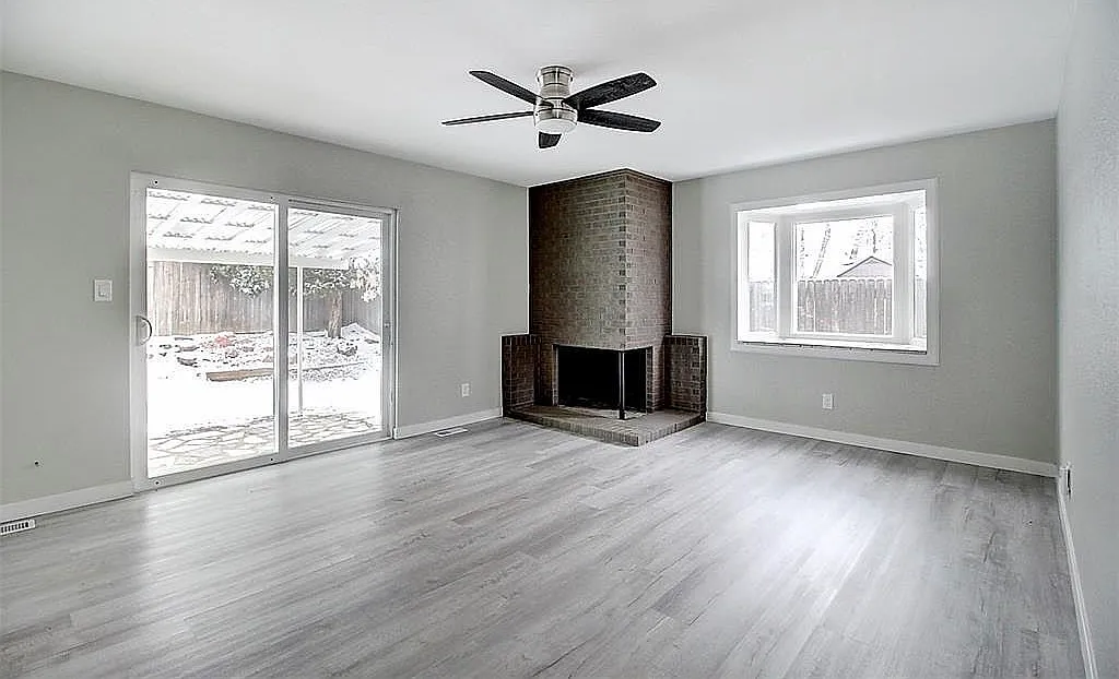 3 bed, 1157 sqft, $2,500 — Photo 2