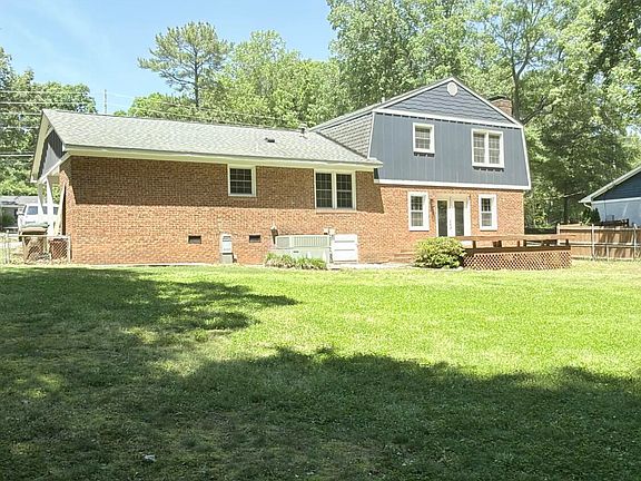 2nd image of 610 SE Maynard Rd