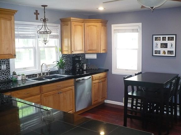 3rd image of 501 Helene Ave