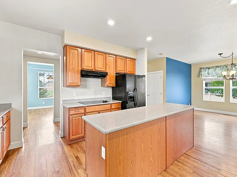 2202 Hanham Dr — Photo 11