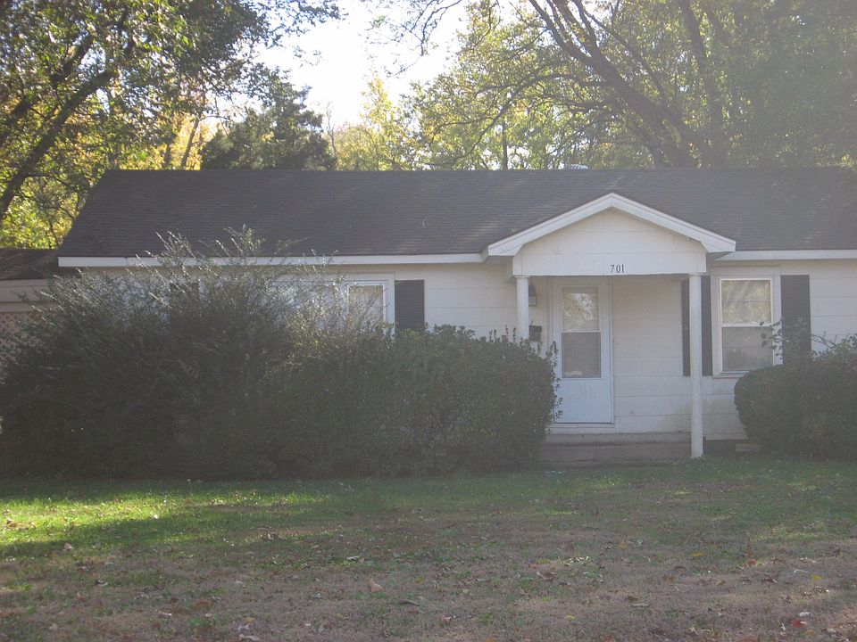 1st image of 701 Highland St