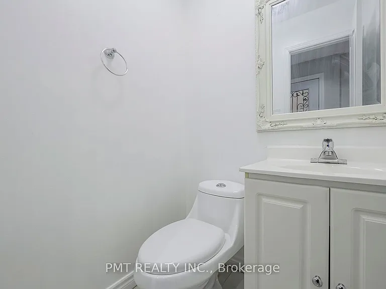 26 Granada Cres — Photo 18