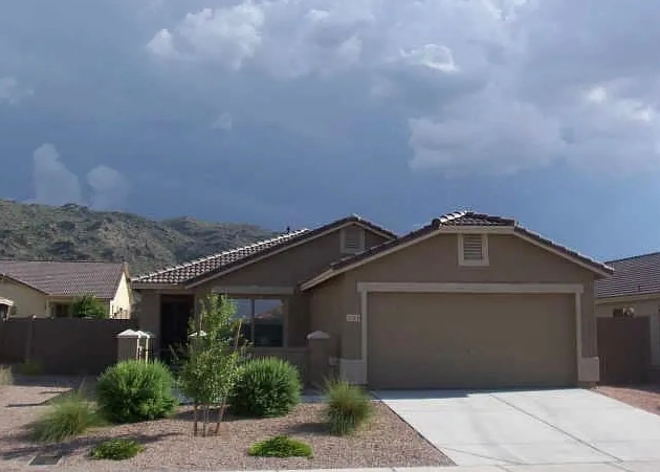 3 bed, 1465 sqft, $2,294 — Photo 1