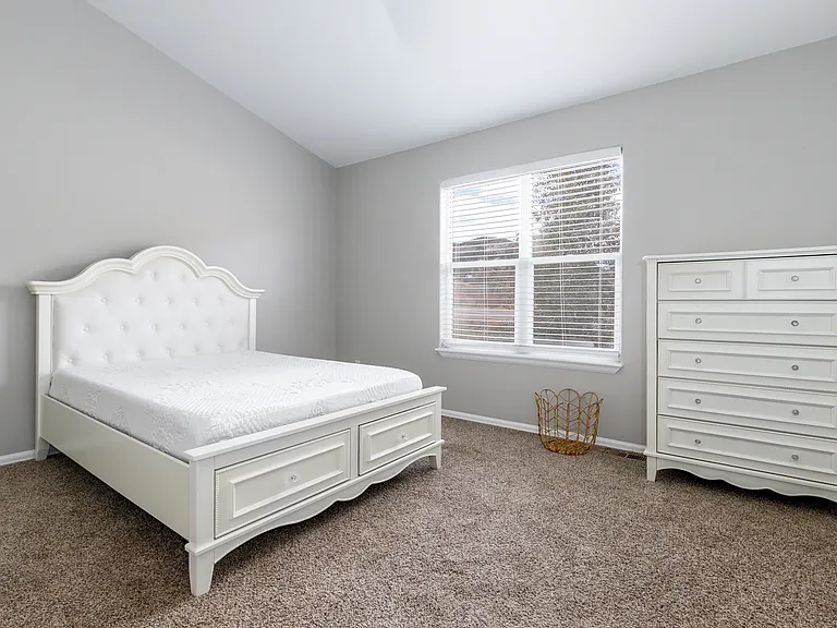 64 Vale Cir — Photo 12