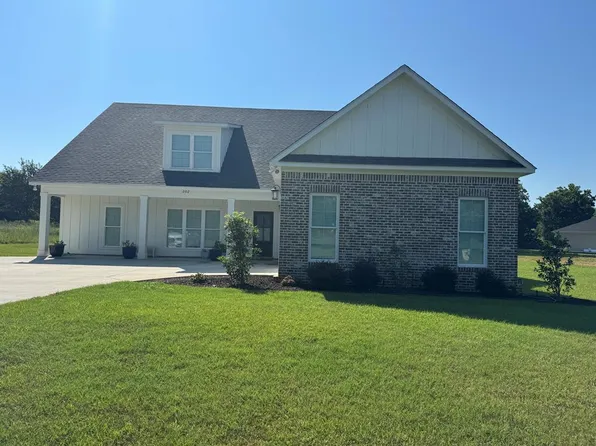 202 Wentworth Ln, Albany, GA 31721