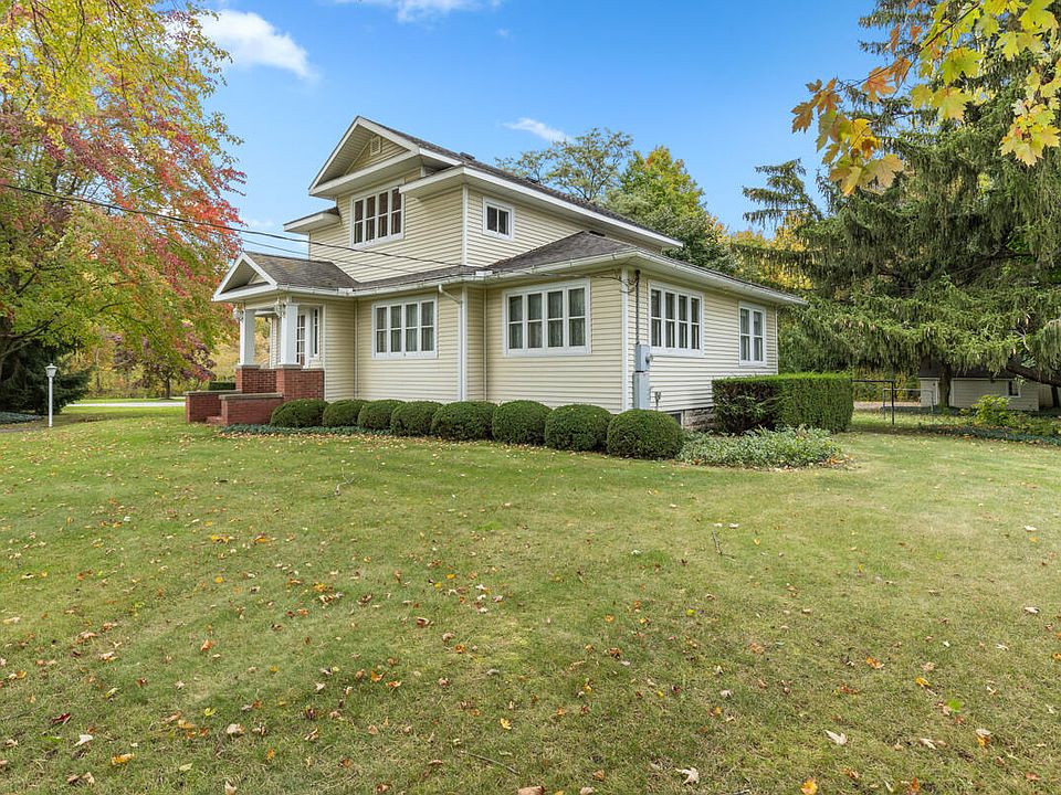 3875 Four Mile Rd NW, Grand Rapids, MI 49544 | Zillow