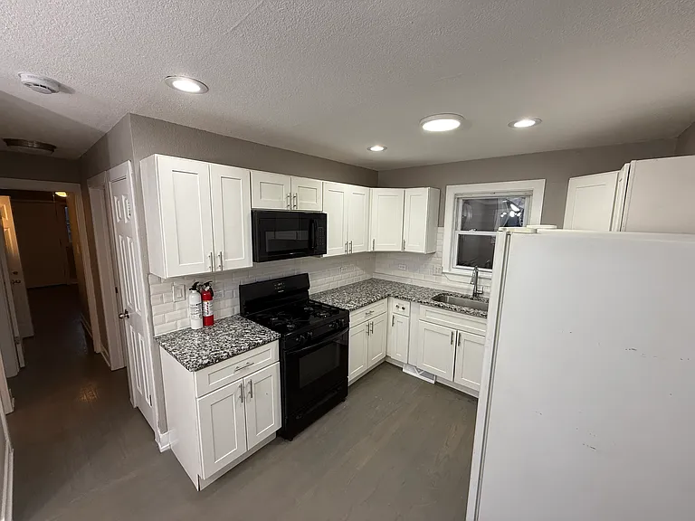1514 East Ave #2 — Photo 4