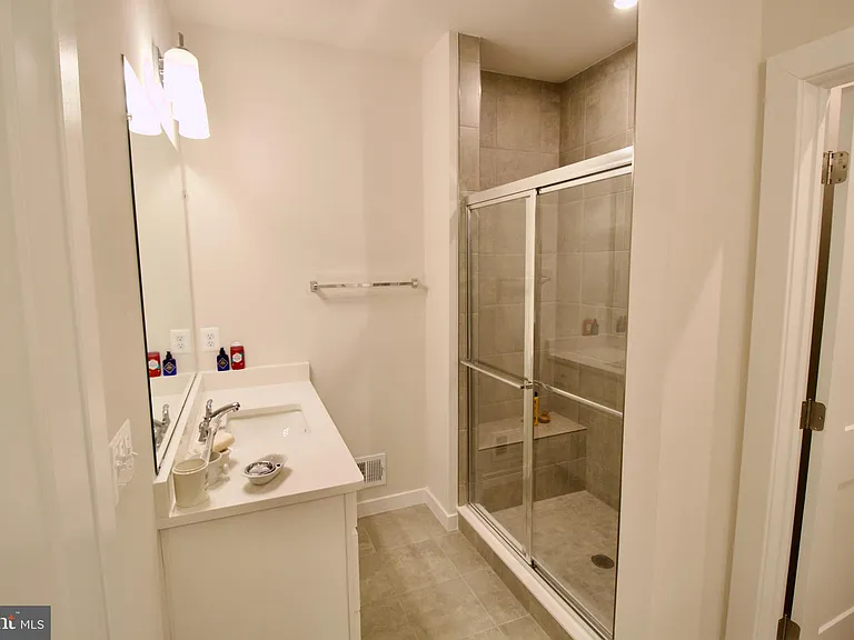 4619 Olivine Dr — Photo 17