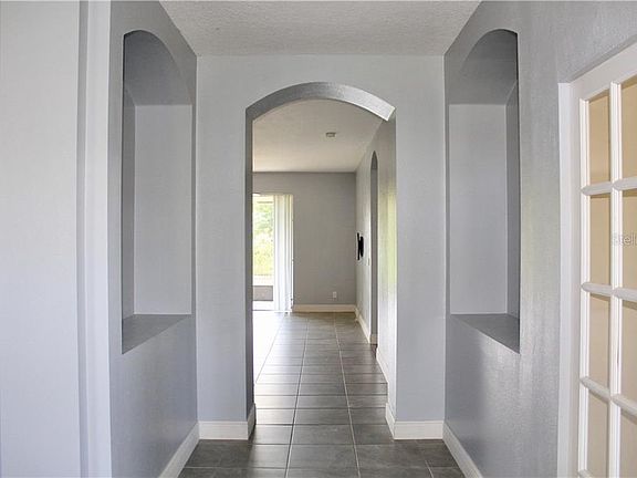 4th image of 3431 Bromfield Dr