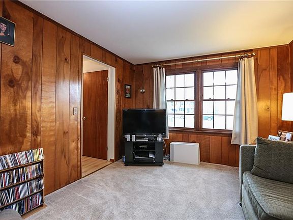 4th image of 44 Wheatstone Cir