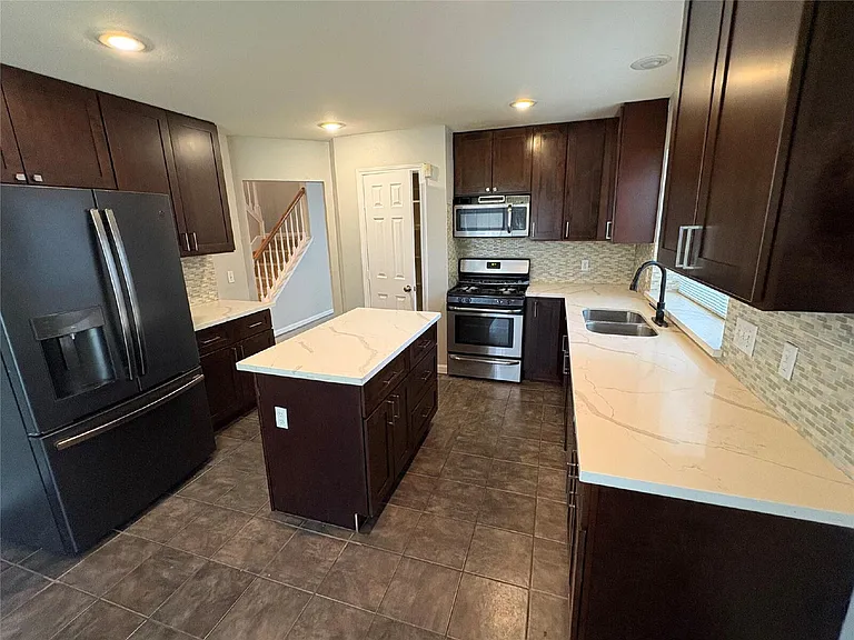 3006 Fort Stockton Dr — Photo 11