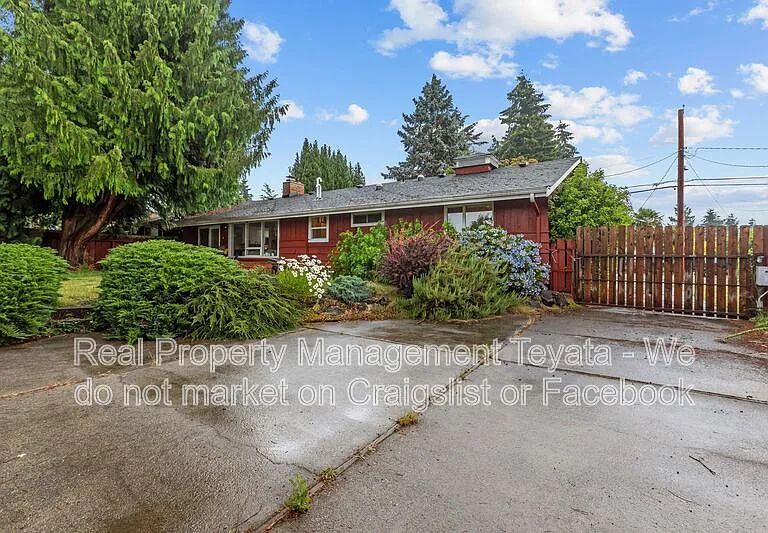 19609 4th Ave S — Photo 20