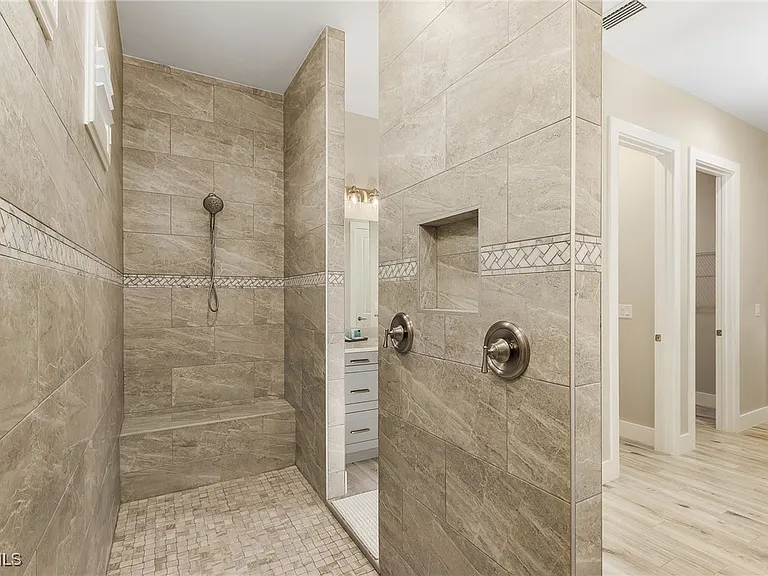 1704 SW 17th Ave — Photo 9