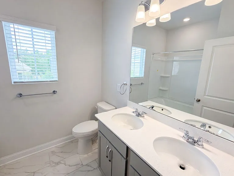 1205 Black Walnut St — Photo 8