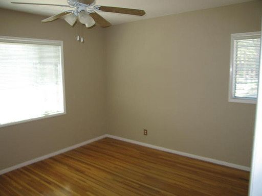 2nd image of 4425 Maplewood Ave APT 2