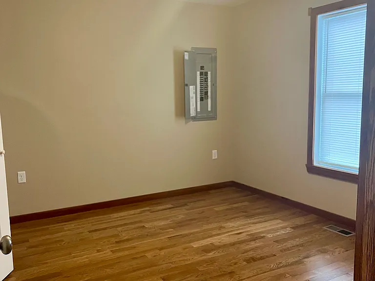 70 Hanshew Ln — Photo 3