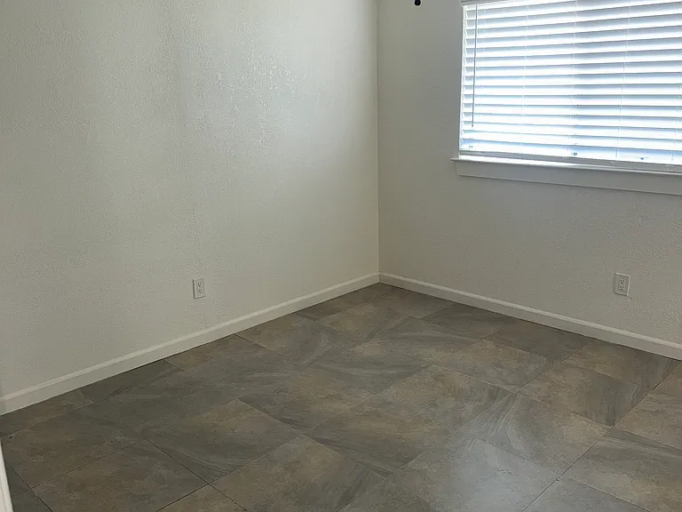 1609 Cheryl Ct — Photo 9