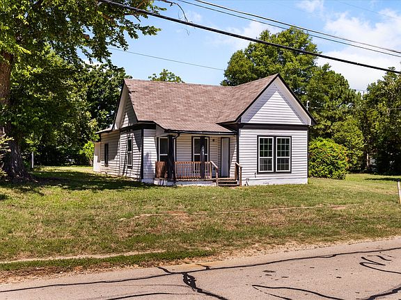 3rd image of 305 Santa Fe St