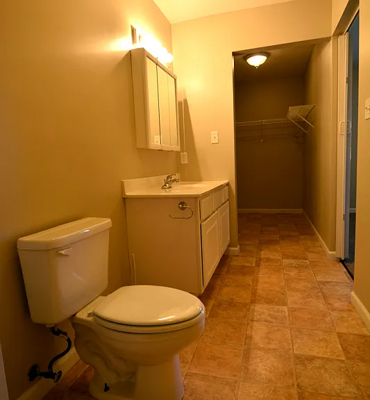 12 Master Bath_1_10172016