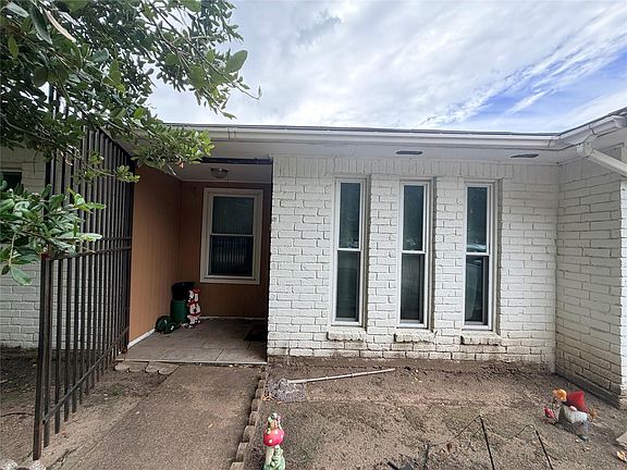 4th image of 11511 Ensbrook Dr
