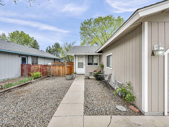 3rd image of 367 Sarah Dr