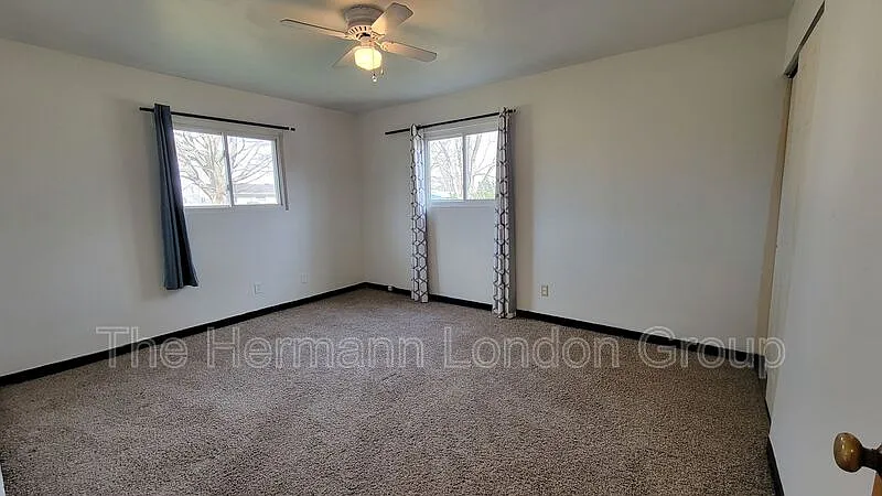 4 bed, 1.5 bath, 1299 sqft, $1,650 — Photo 4