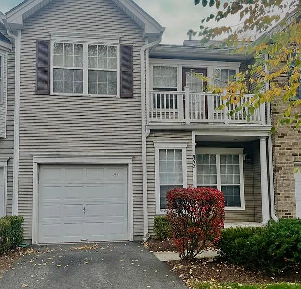 363 Catskill Ct — Photo 1