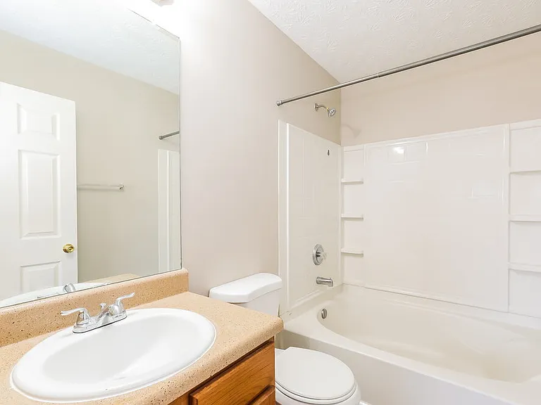 2286 Strathmoor Manor Dr — Photo 12