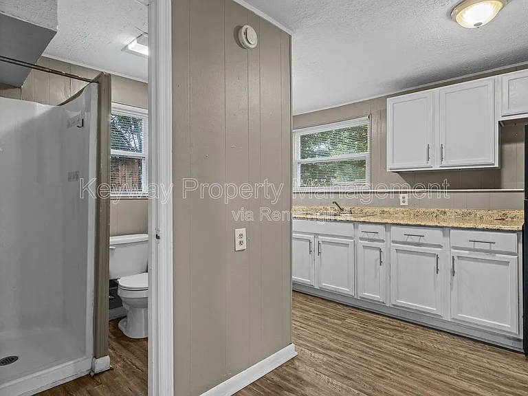 116 Argyle Ave #B — Photo 7