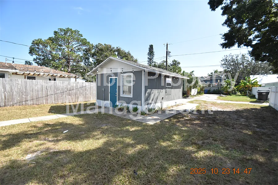Studio, 300 sqft, $1,095 — Photo 3