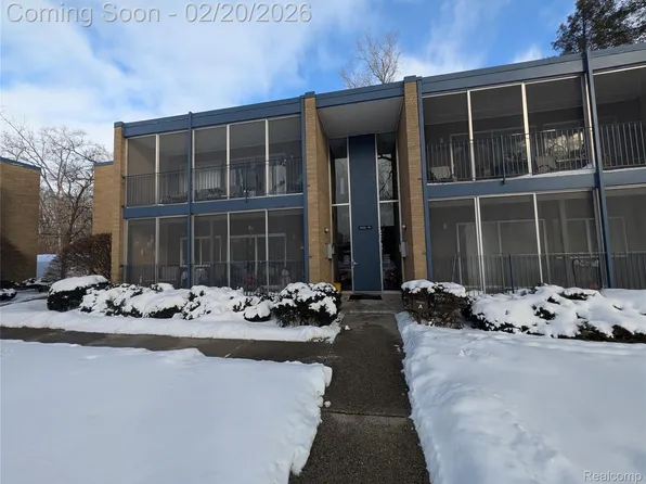 16593 Middlebelt Rd #5, Livonia, MI 48154