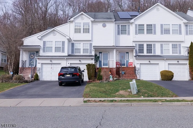 220 Canal Way photo 1