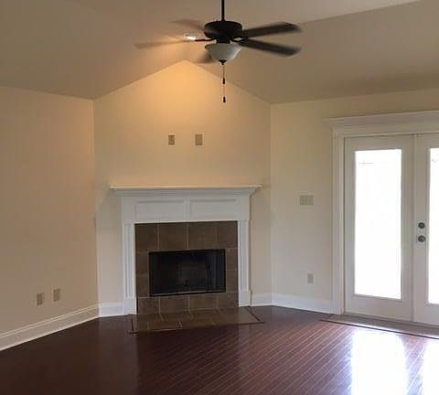 4th image of 115 Black Pine Dr