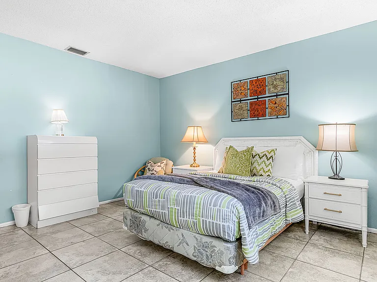 152 SW 47th Ter #5 — Photo 10