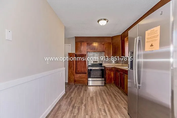 8006 E 118th Ter — Photo 5