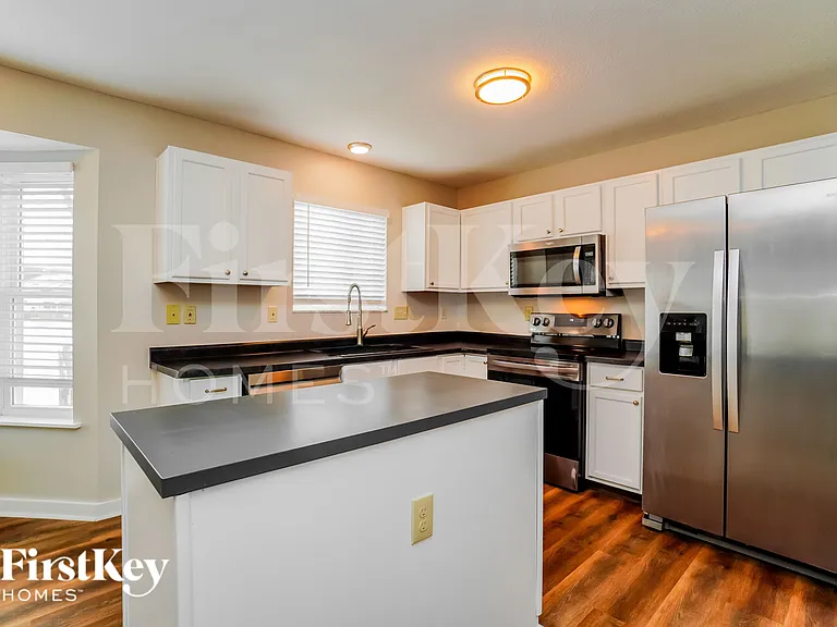 7809 Astra Cir — Photo 6