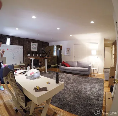 Rented by City Connections Realty | media 10