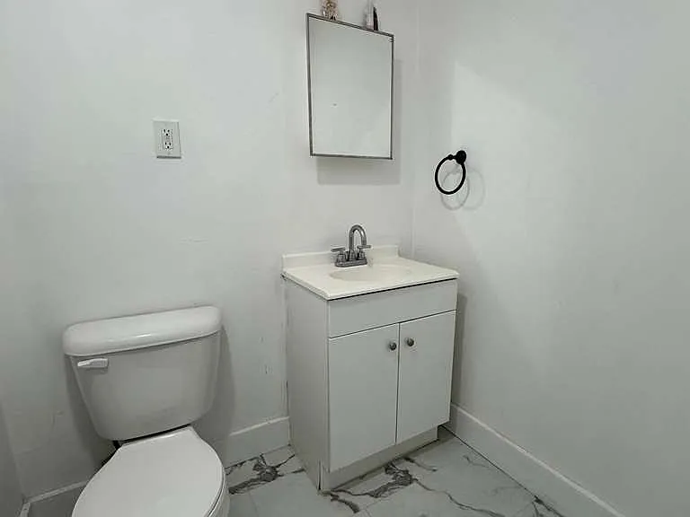 505 Grand St #4A — Photo 4